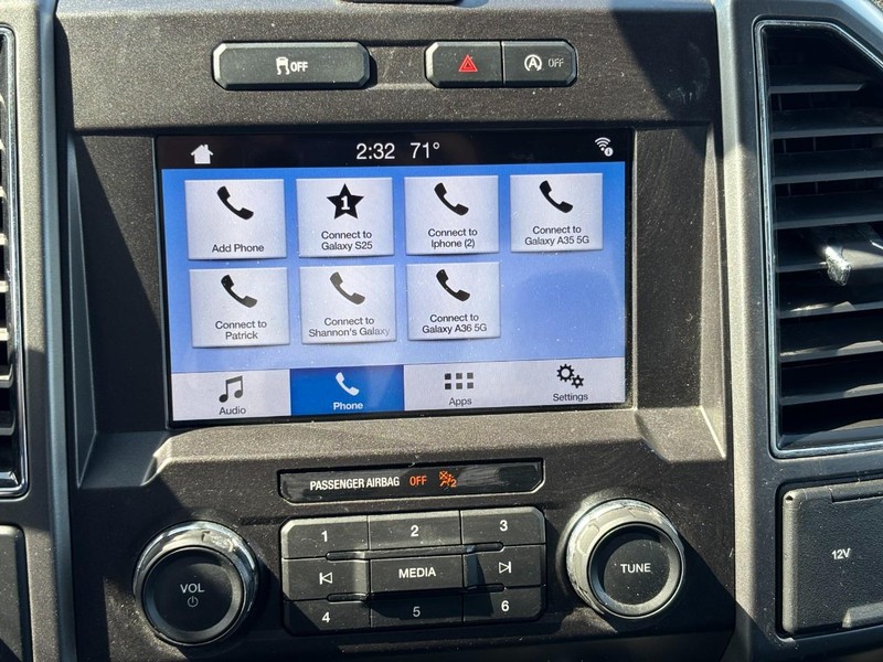 Ford F-150 Vehicle Full-screen Gallery Image 21