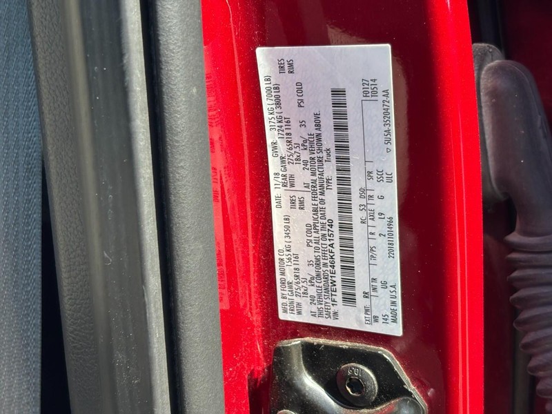 Ford F-150 Vehicle Full-screen Gallery Image 24