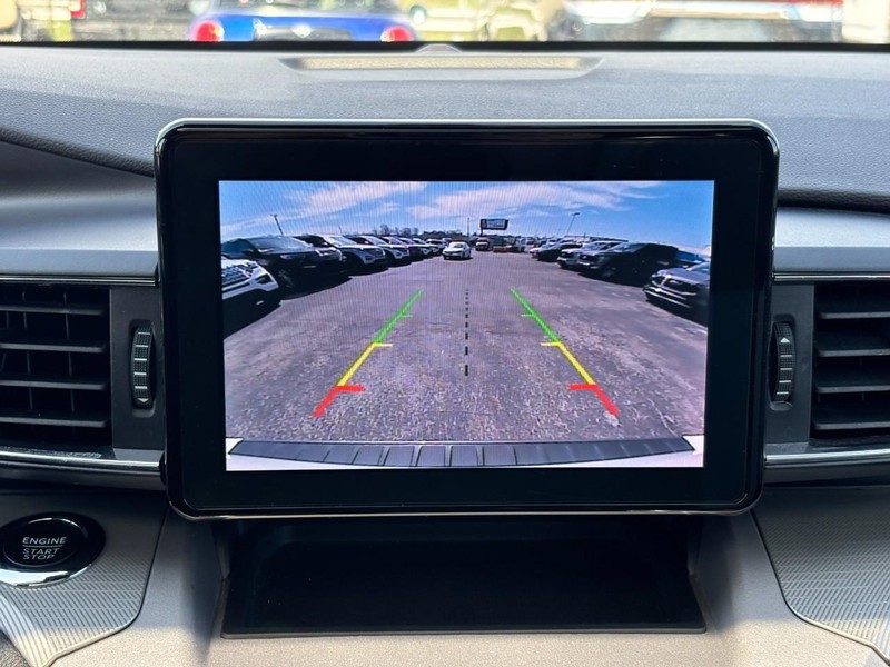 Ford Explorer Vehicle Image 23