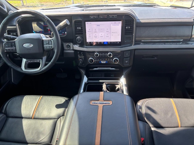 Ford Super Duty F-250 SRW Vehicle Image 14