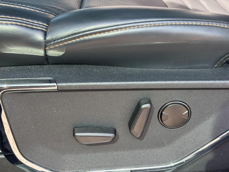 Ford Super Duty F-250 SRW Vehicle Image 16