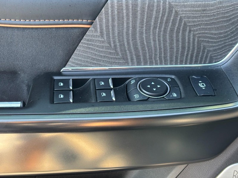 Ford Super Duty F-250 SRW Vehicle Image 17