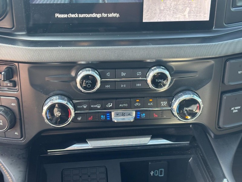 Ford Super Duty F-250 SRW Vehicle Image 24