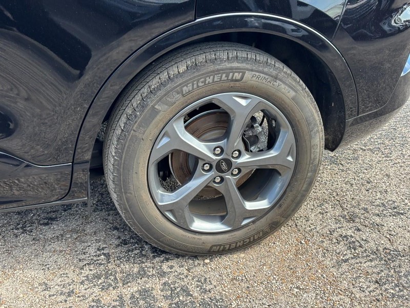 Ford Escape Vehicle Image 11