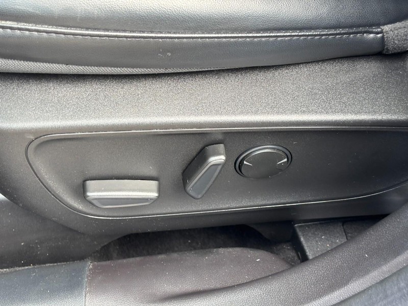 Ford Escape Vehicle Image 16