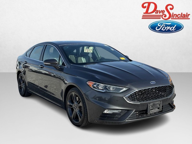 Ford Fusion Vehicle Full-screen Gallery Image 04