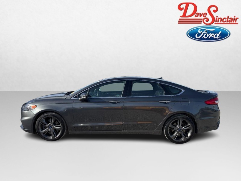 Ford Fusion Vehicle Full-screen Gallery Image 10