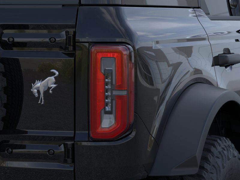 Ford Bronco Vehicle Full-screen Gallery Image 25