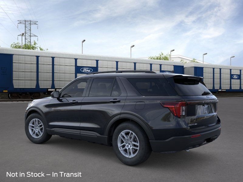 Ford Explorer Vehicle Image 05