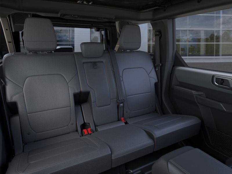 Ford Bronco Vehicle Full-screen Gallery Image 13