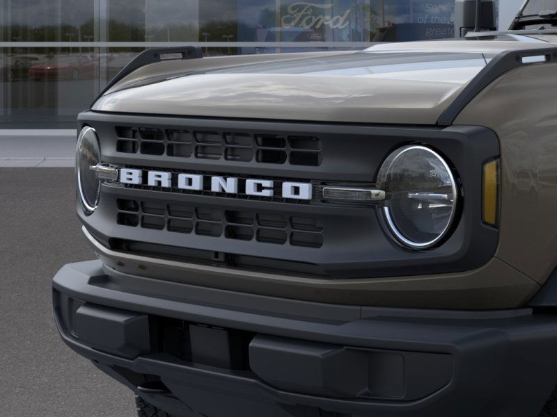 Ford Bronco Vehicle Full-screen Gallery Image 21