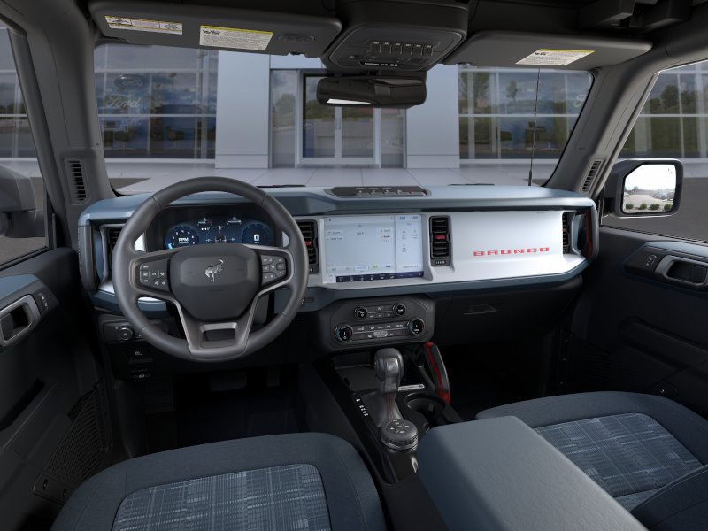 Ford Bronco Vehicle Full-screen Gallery Image 11