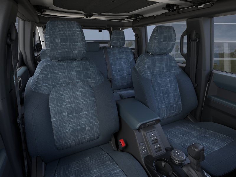Ford Bronco Vehicle Full-screen Gallery Image 12