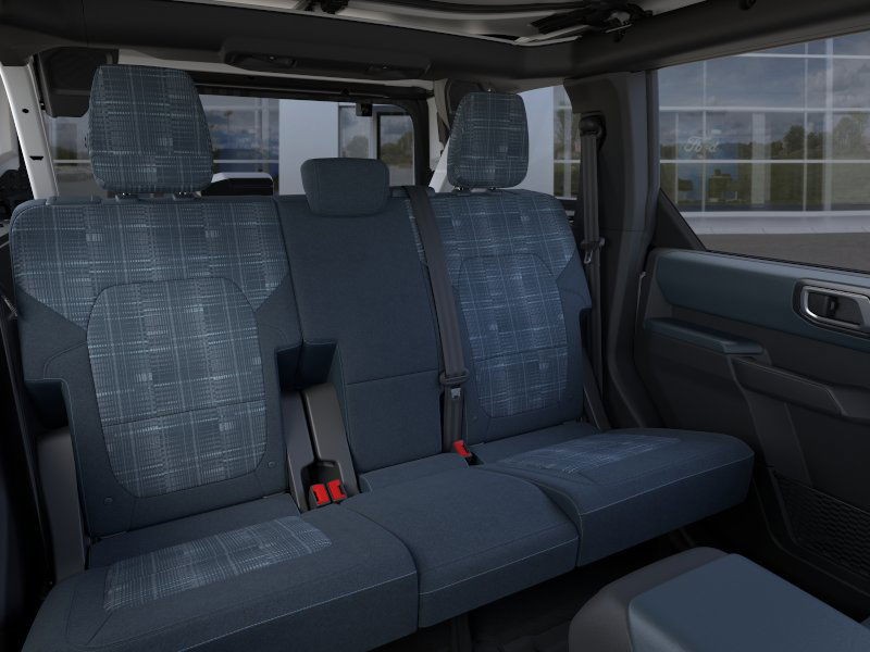 Ford Bronco Vehicle Full-screen Gallery Image 13