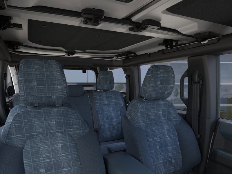 Ford Bronco Vehicle Full-screen Gallery Image 14
