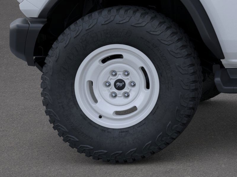Ford Bronco Vehicle Full-screen Gallery Image 23