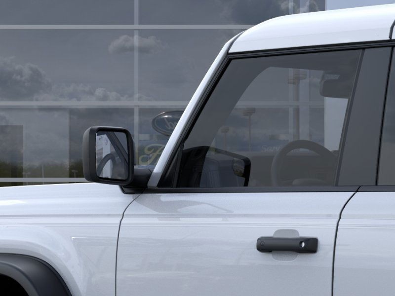 Ford Bronco Vehicle Full-screen Gallery Image 24