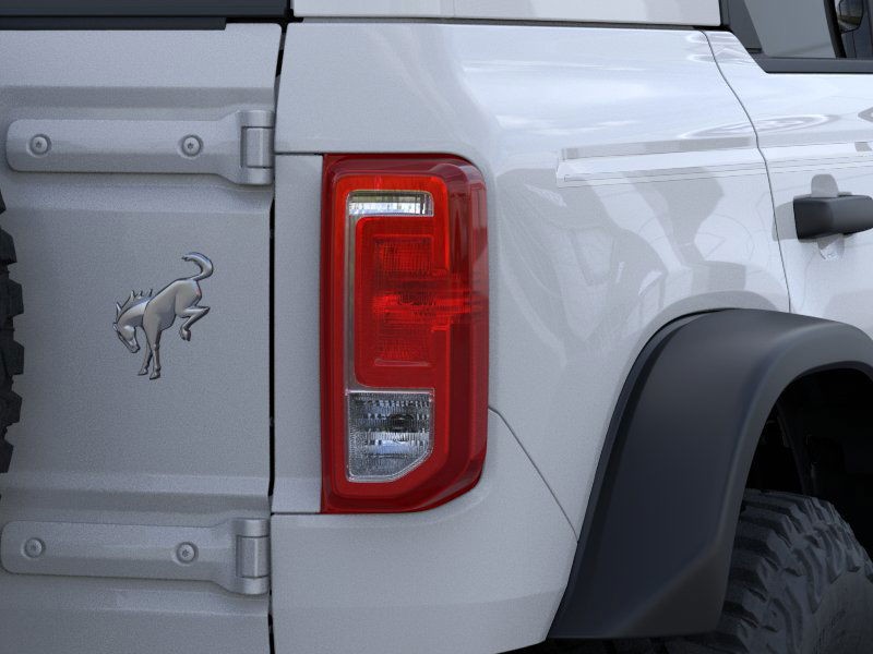 Ford Bronco Vehicle Full-screen Gallery Image 25