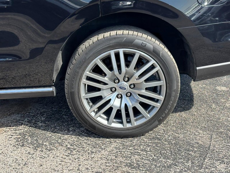 Ford Expedition Vehicle Image 11