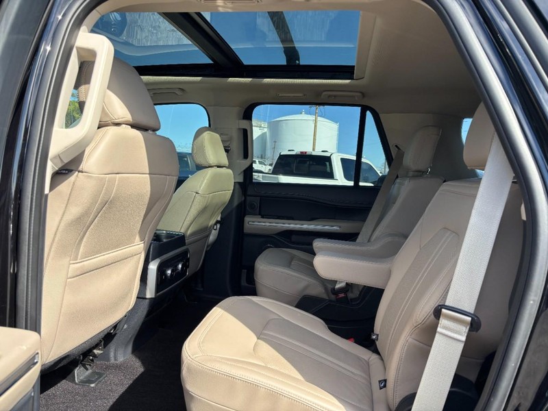 Ford Expedition Vehicle Image 13