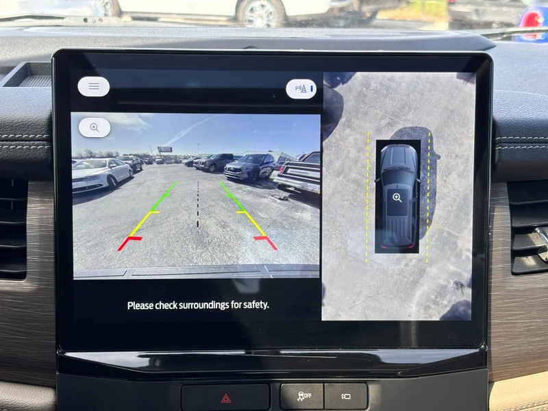 Ford Expedition Vehicle Image 23