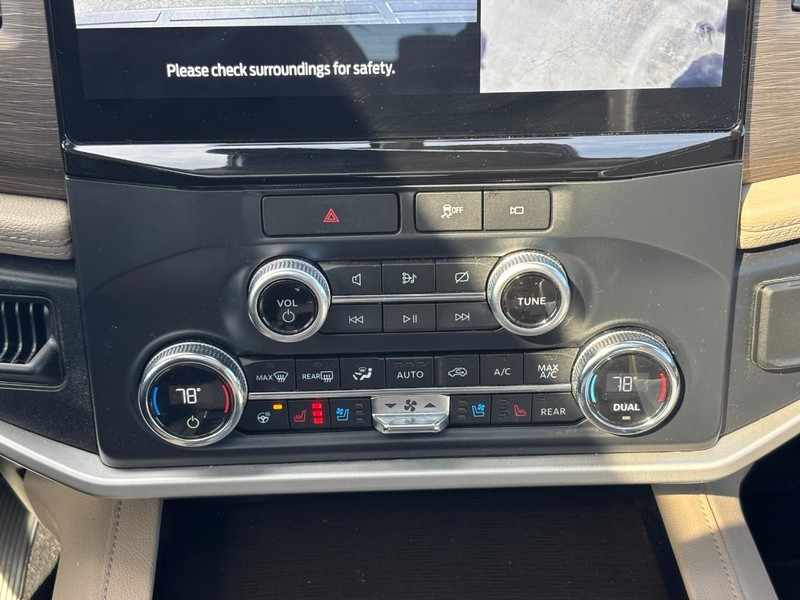 Ford Expedition Vehicle Image 24