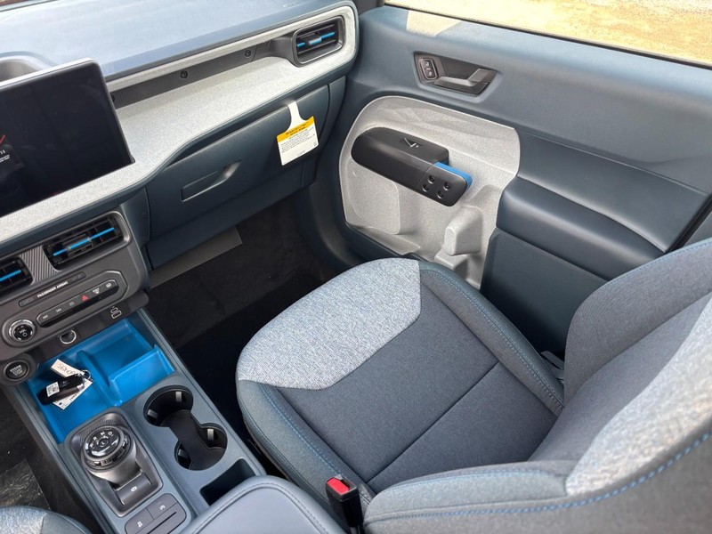 Ford Maverick Vehicle Full-screen Gallery Image 15