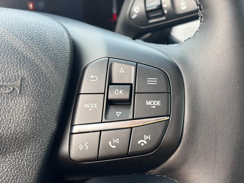 Ford Maverick Vehicle Full-screen Gallery Image 19