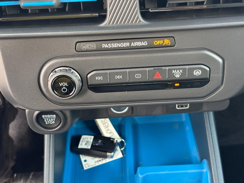 Ford Maverick Vehicle Full-screen Gallery Image 23