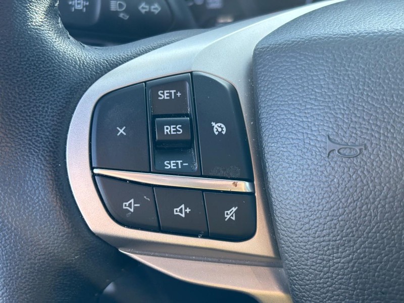 Ford Explorer Vehicle Image 20