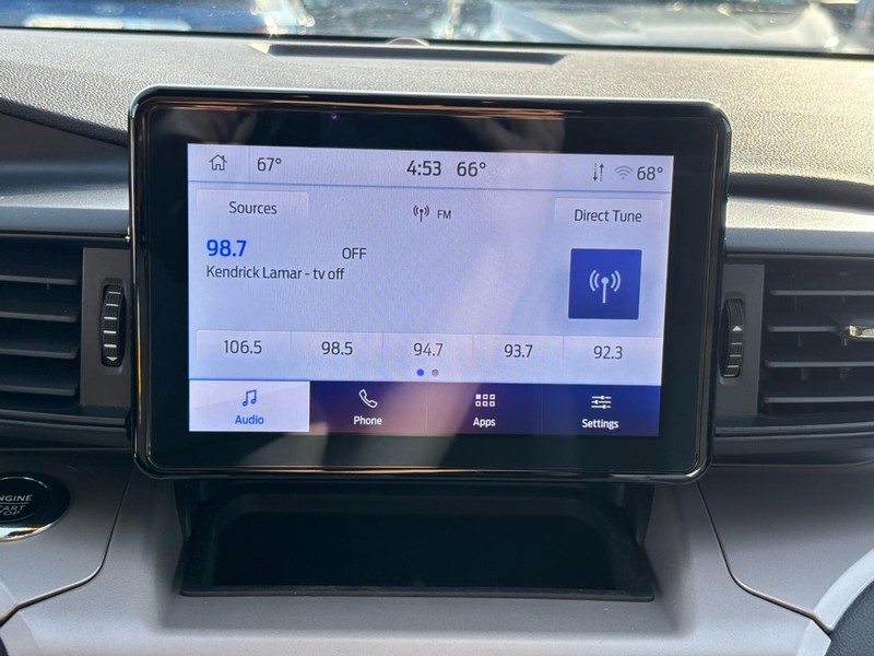 Ford Explorer Vehicle Image 23