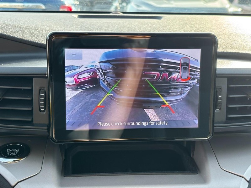 Ford Explorer Vehicle Image 24