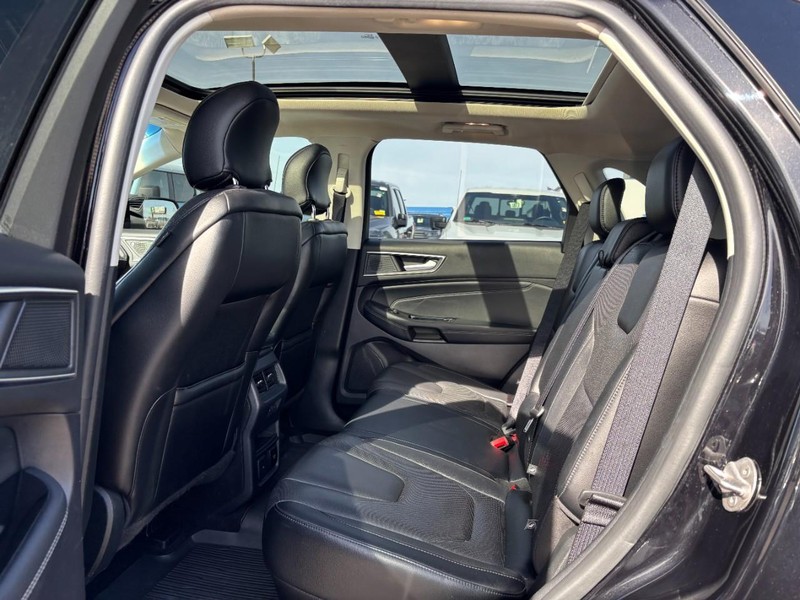 Ford Edge Vehicle Image 12