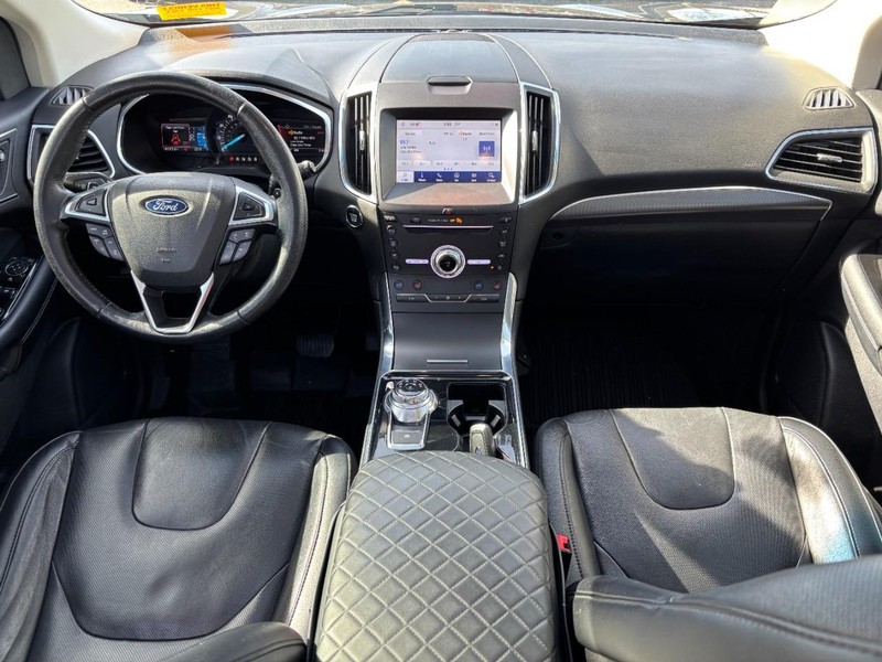 Ford Edge Vehicle Image 13