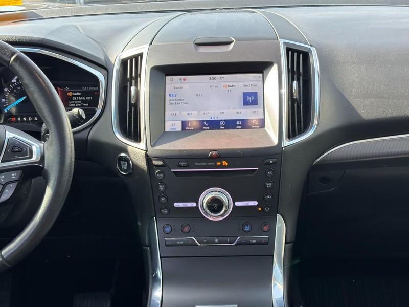 Ford Edge Vehicle Image 15