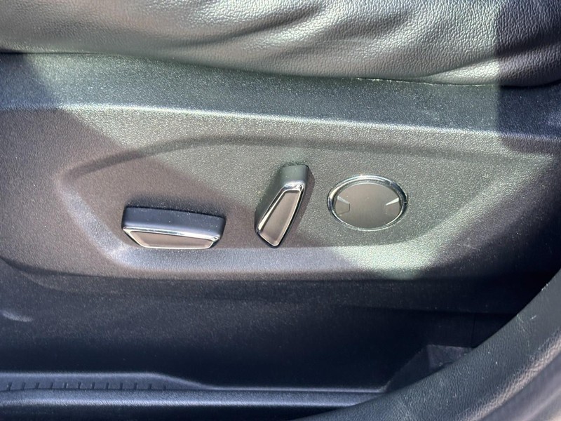 Ford Edge Vehicle Image 17