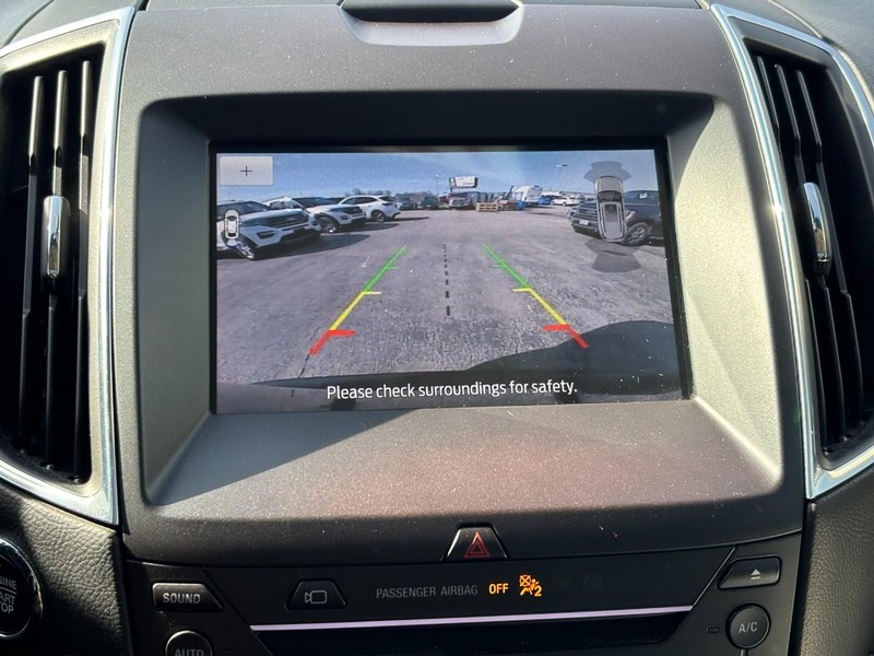 Ford Edge Vehicle Image 24