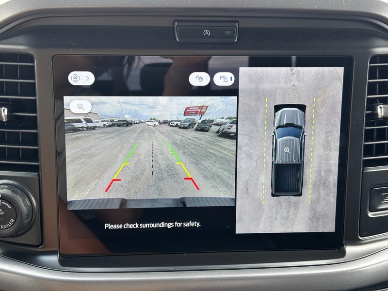 Ford F-150 Vehicle Full-screen Gallery Image 25
