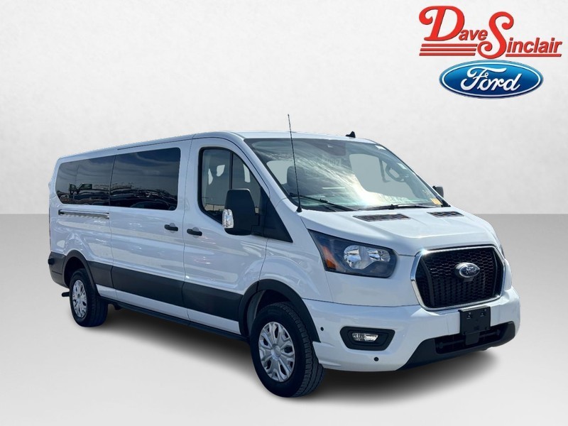Ford Transit Passenger Wagon Vehicle Image 04