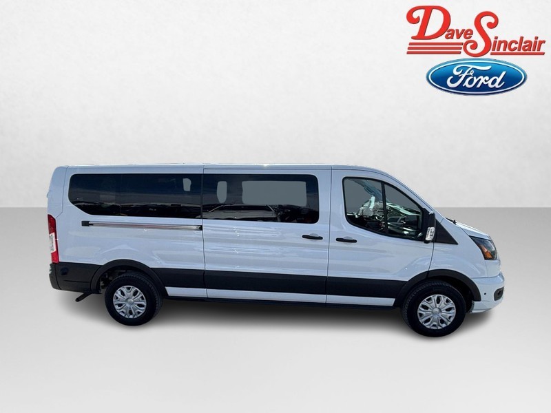 Ford Transit Passenger Wagon Vehicle Image 05