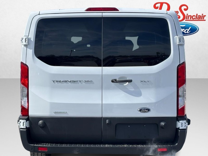 Ford Transit Passenger Wagon Vehicle Image 08
