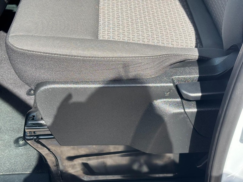 Ford Transit Passenger Wagon Vehicle Image 17