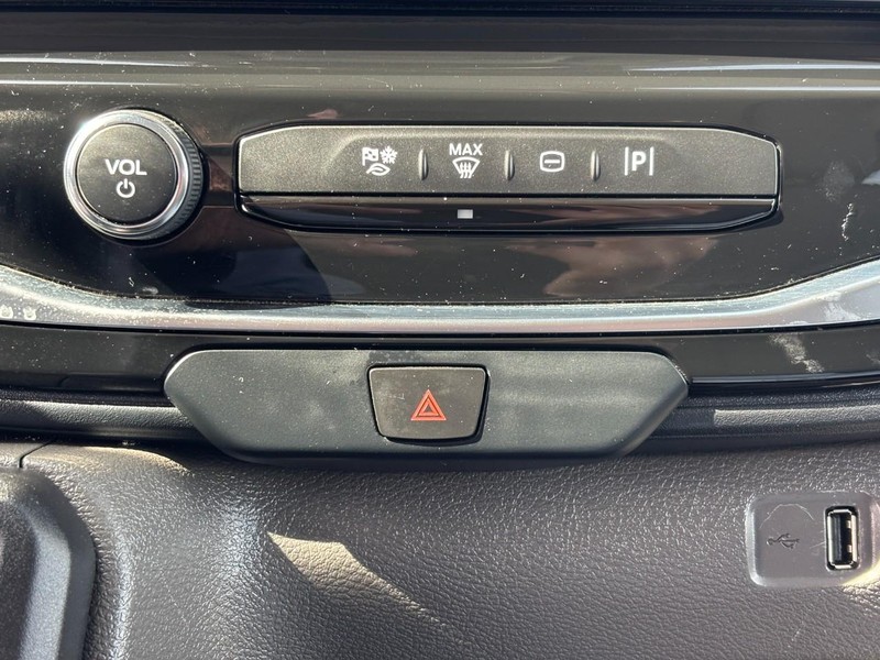 Ford Transit Passenger Wagon Vehicle Image 24