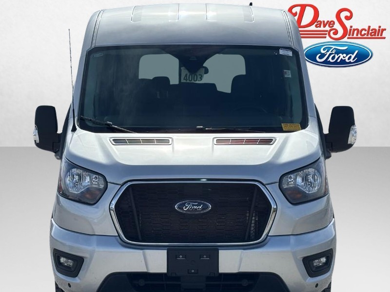 Ford Transit Passenger Wagon Vehicle Image 02