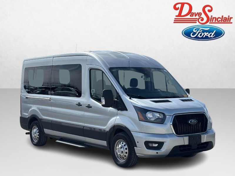 Ford Transit Passenger Wagon Vehicle Image 04