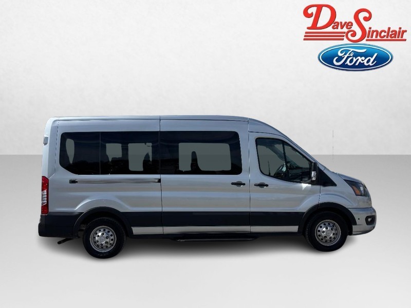 Ford Transit Passenger Wagon Vehicle Image 05