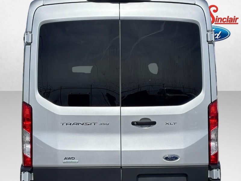 Ford Transit Passenger Wagon Vehicle Image 08