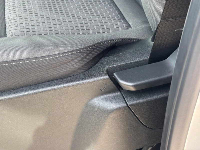 Ford Transit Passenger Wagon Vehicle Image 17