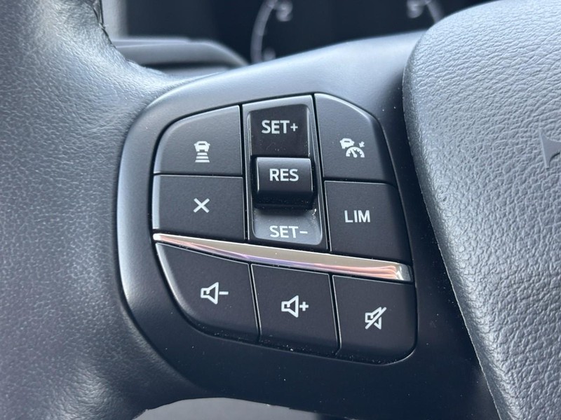 Ford Transit Passenger Wagon Vehicle Image 19