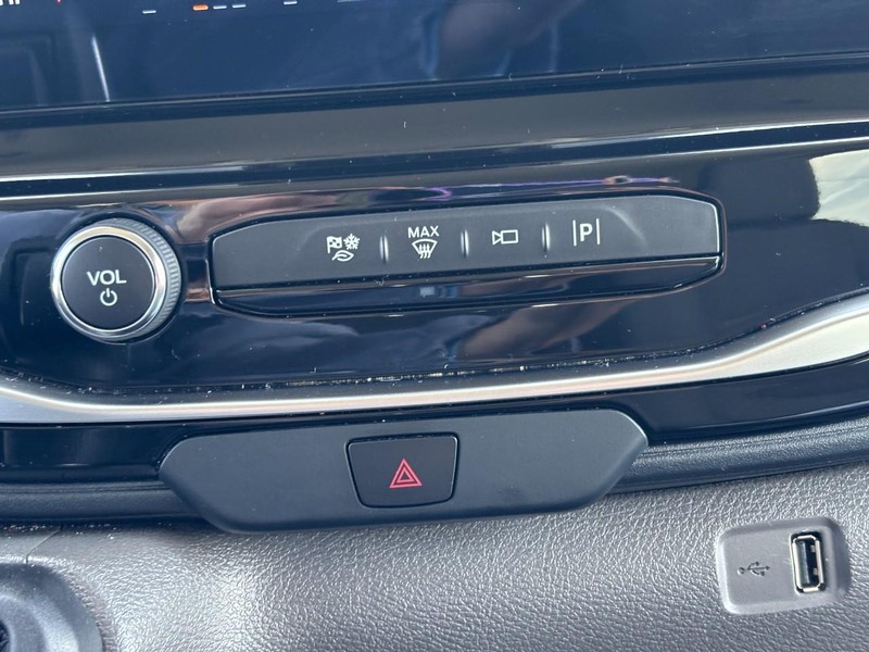 Ford Transit Passenger Wagon Vehicle Image 24